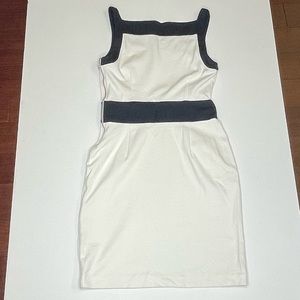 Women’s Banana Republic white dress, black trim, Size 6P